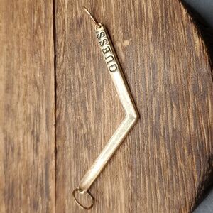 Guess arrow pendant designer